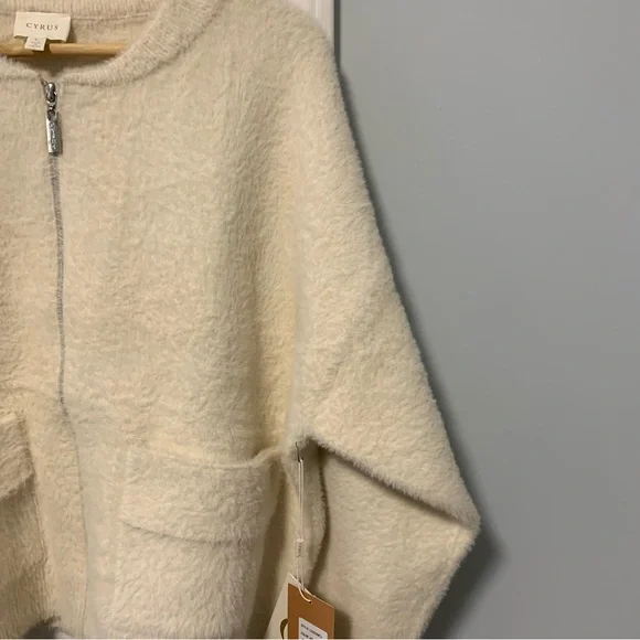 Cream Zip-Up Sweater by Cyrus Large NWT - Picture 4 of 11
